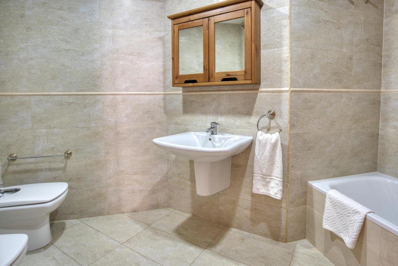 דירות טוסה דה מאר Apartamento 150 M Playa Tossa מראה חיצוני תמונה